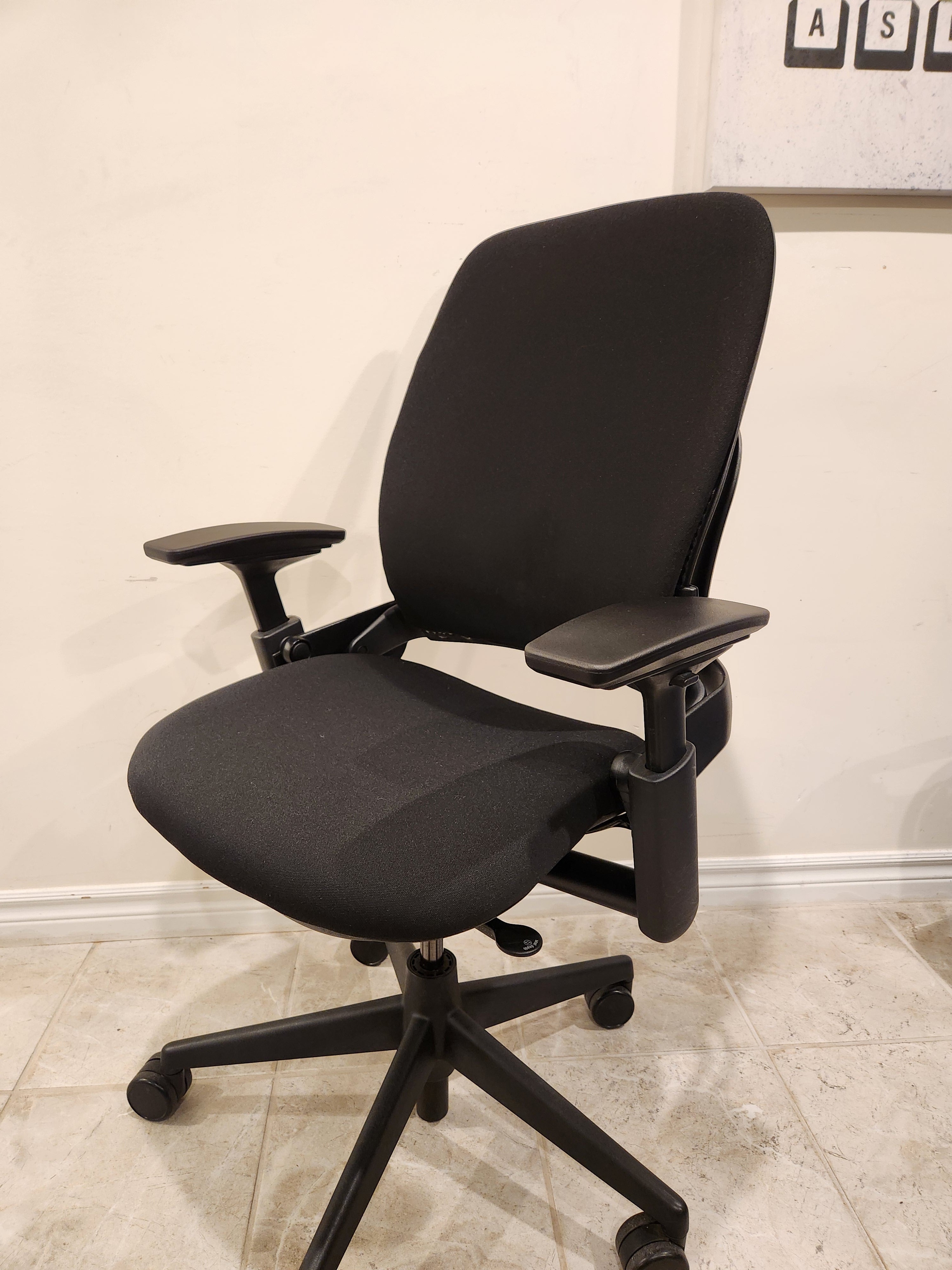 Refurbished Steelcase Leap V2 — Toronto Pickup + GTA Delivery