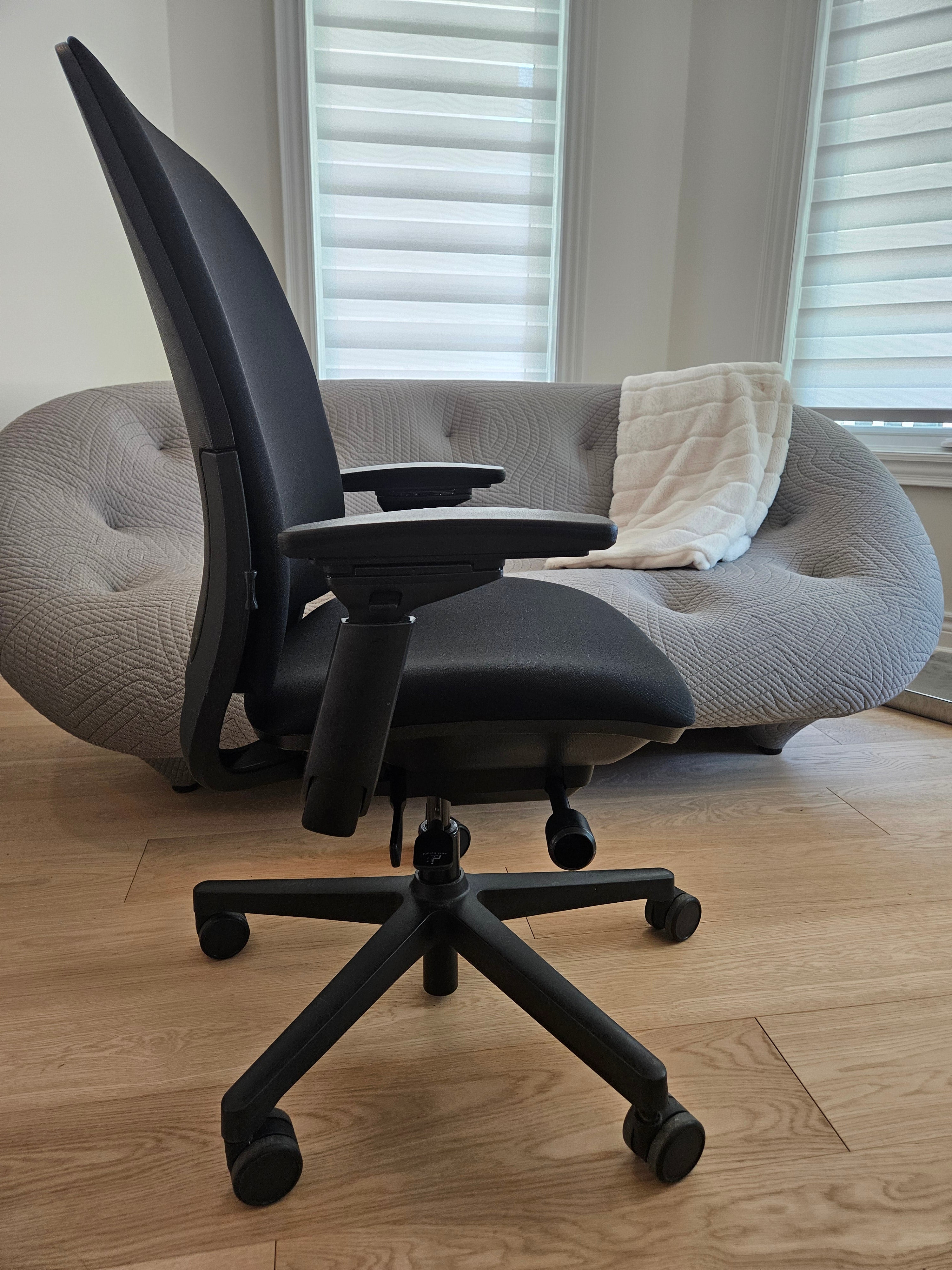 Refurbished Steelcase Amia — Toronto Pickup + GTA Delivery | Greener Postures